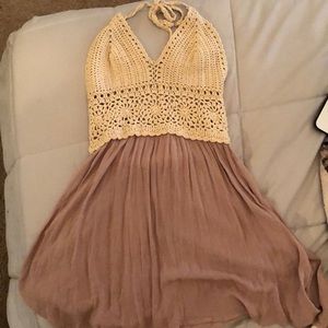 The cutest flowy beach dress
